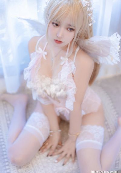 男子一边捏胸一边摸下的视频_1080在线观看